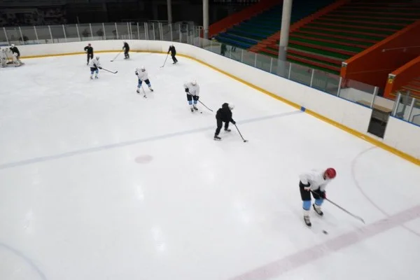 NHL训练营拉开大幕 匹兹堡企鹅克罗斯比续约谈判牵动争冠走向